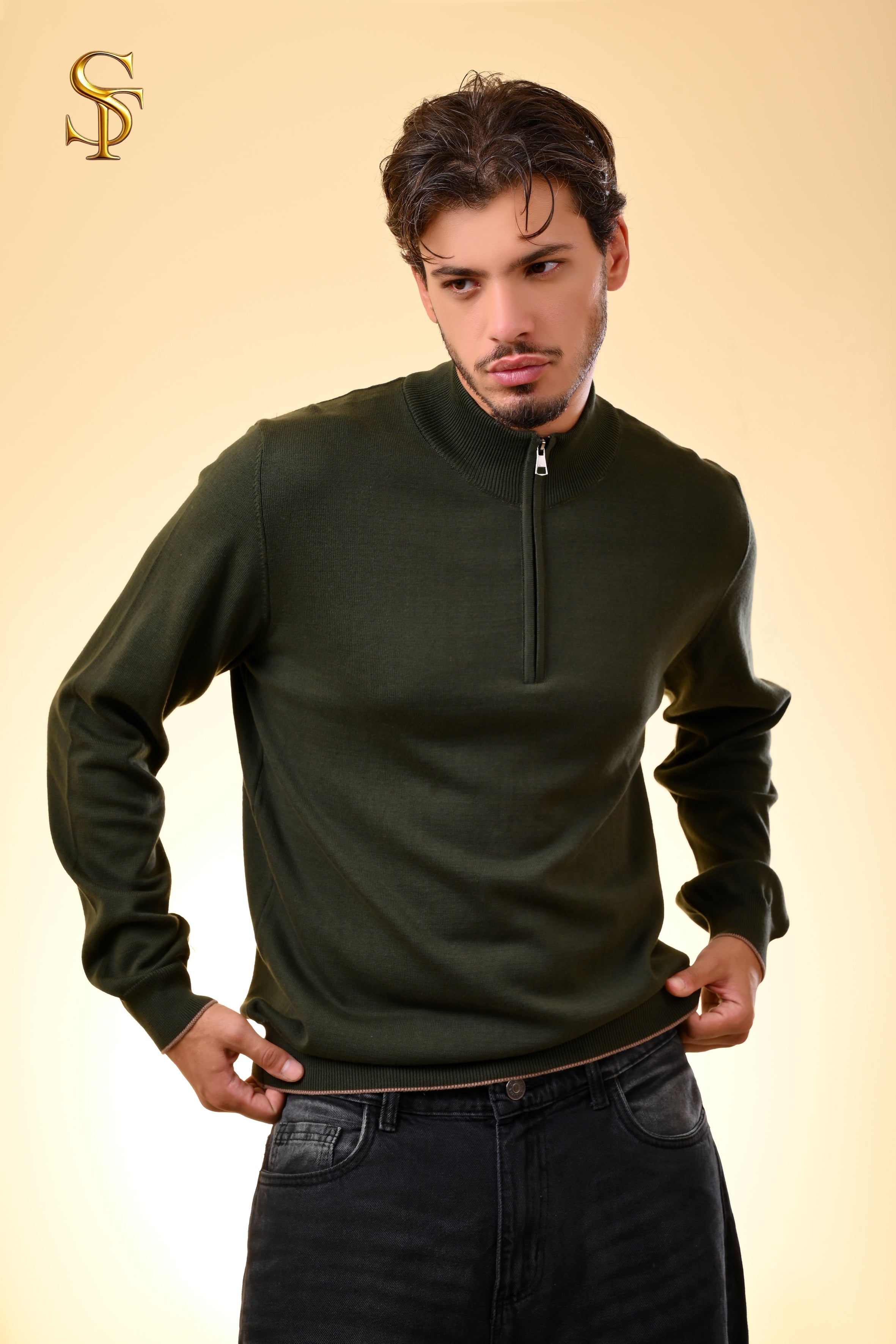 بلوفر تريكو قطن 100% رجالي – ياقة عالية سادة بسوستة واضح