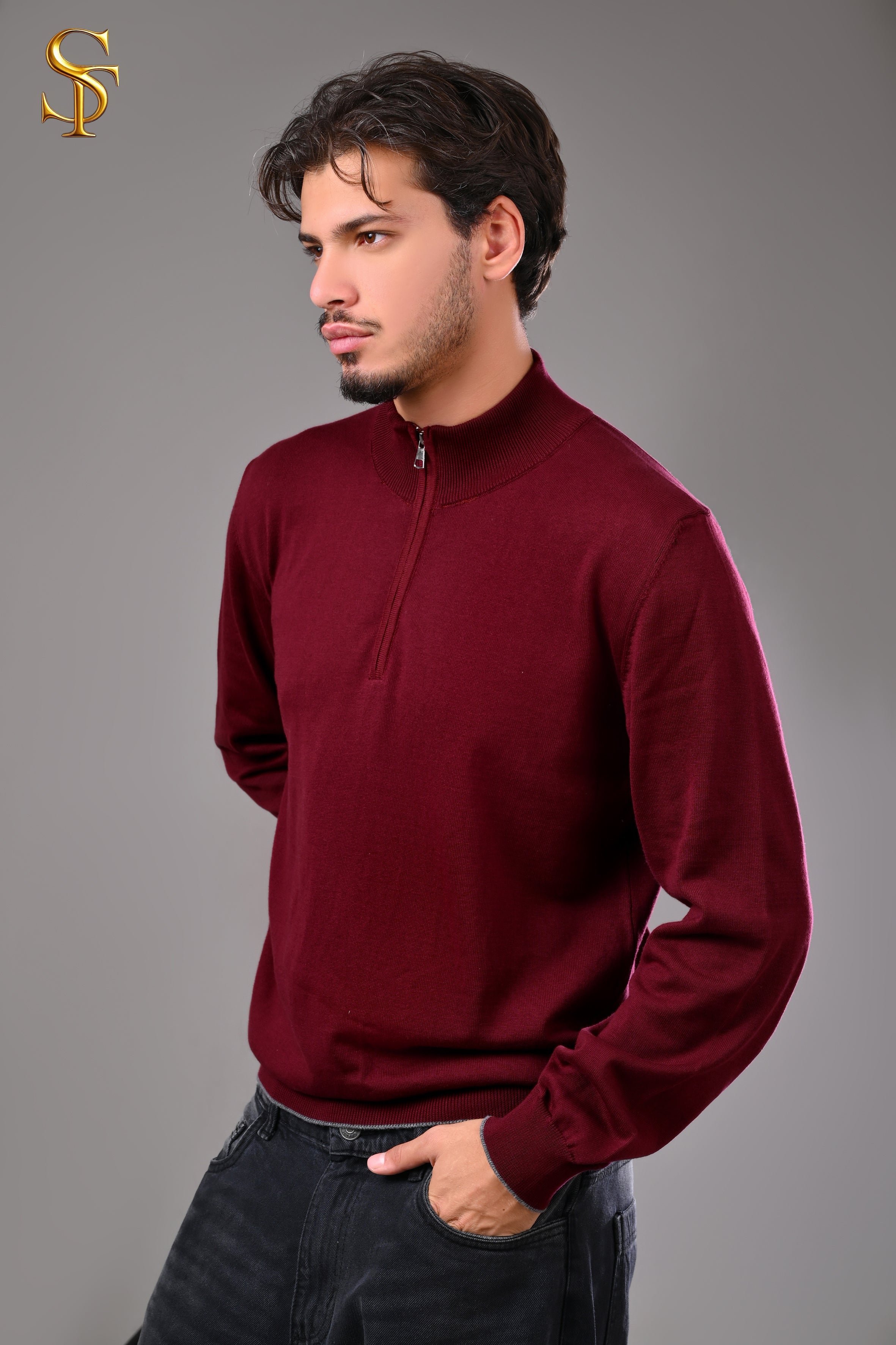 بلوفر تريكو قطن 100% رجالي – ياقة عالية سادة بسوستة واضح